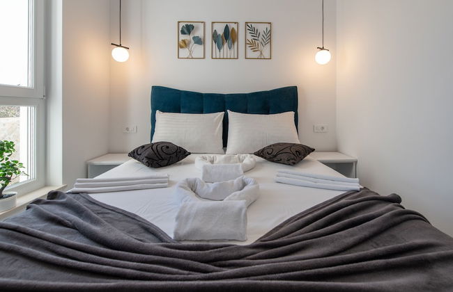 Apartments Mare B with pool - Photo 9