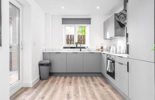 Stylish 2 Bedroom Apartment - Balcony - Parking - Netflix 3MC - Foto 15