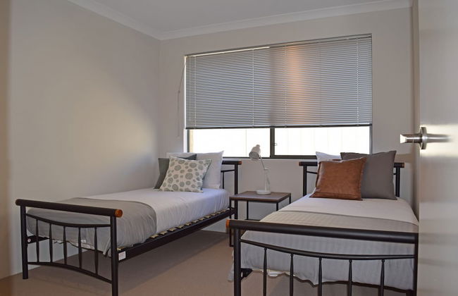 The Kingsley's Place Piara Waters - Photo 5