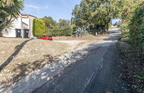 LB Vacation Rentals I Quiet Large 3-Bedroom Apartment with Terrace, Garden & Incredible Mountain View - Foto 31