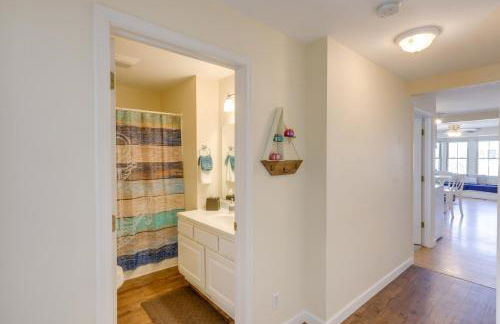 Cozy Delafield Apartment - Walk to Lake! - Foto 12