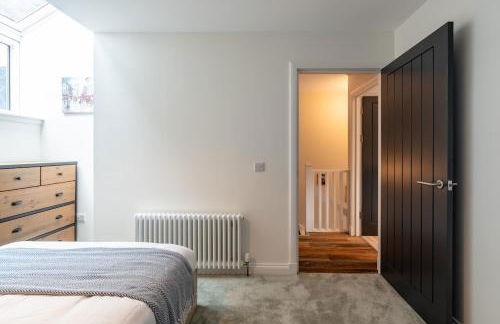 Stunning upper villa stay in the City! - Foto 8