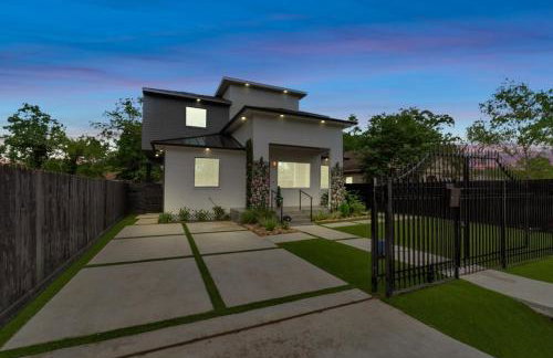 Houston's Downtown Bloom House - Spacious Floral Escape for Groups - Foto 15