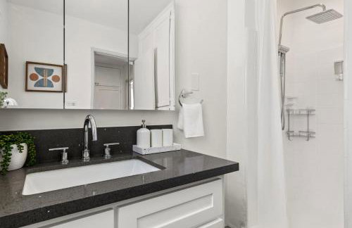 Spacious Coastal Apartment in a Colorful Community - NRP22-00590 - Foto 29