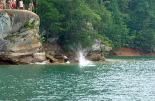 Lake front Keowee Condo with Balcony & Resort Amenities! 20 min to Clemson condo - Foto 50