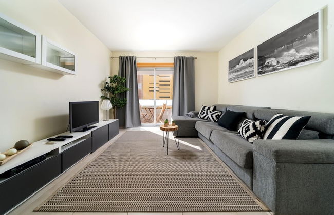 T1 Varandas Forte Piscina Ar Cond Garagem - Foto 22