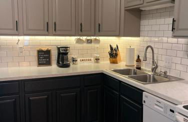 Relaxing Townhouse Downtown Dubuque - Foto 17