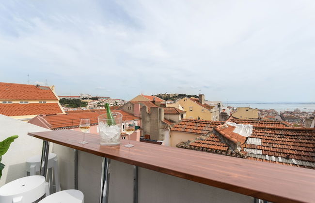 Rossio Penthouse Three-Bedroom Apartment w/ River View and Parking - by LU Holidays - Photo 34