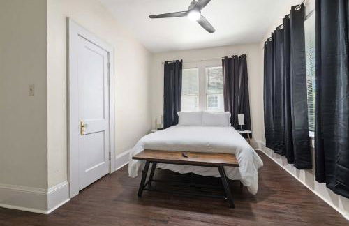 Modern Gem 2 Homes Rental Sleeps 10 - Foto 17