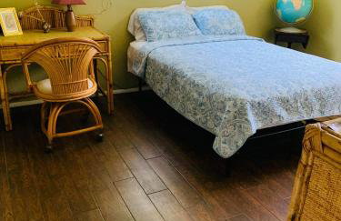 Private Tropical Waterfront Sanctuary w pool, hot tub & an island! Pet Friendly - Foto 67