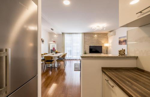 Three Lions Apartment - Photo 9