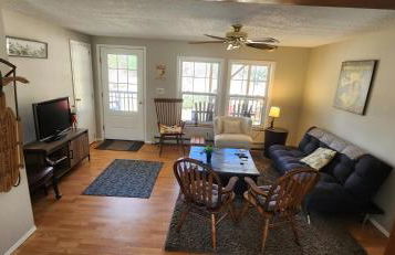 Chandler Hill Base Camp - Enjoy A Nature Getaway in this Rustic Home in the Mountains, 10 minutes from Sunday River Ski Mountain! home - Foto 45