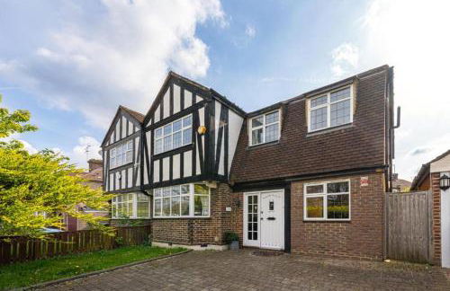 Lovely 5 Bed House in Barnet , home away from home - Foto 1