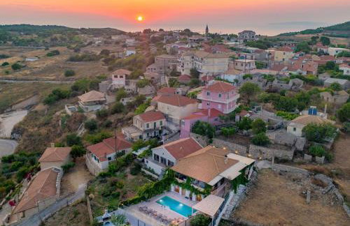 Villa Tramonto with Private Heated Pool, by ZanteWize - Foto 2