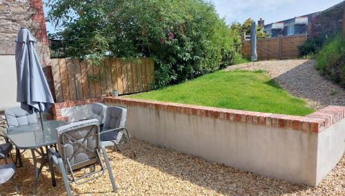 Swallows Rest Cottage - 3 Bedrooms - Nr Looe - Foto 2, Garden, Garden view