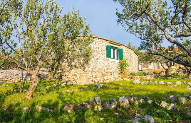 Villa Roza - One Bedroom With Swimming Pool - Photo 42