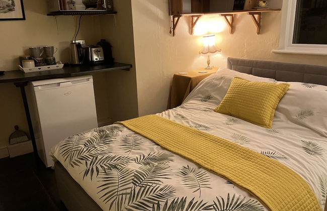 Entire 1bed Studio With Ensuite, Balcony & Parking - Foto 4