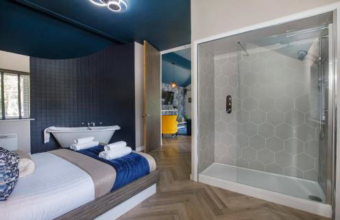 Oakwood Lodges with Hot tubs York - Photo 67