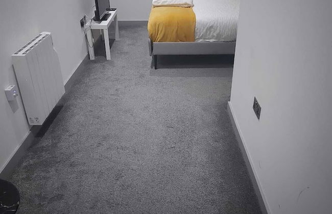 AWESOME 1 Bedroom Flat in Doncaster 2 - Photo 2