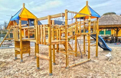 Holiday homes with fireplaces, playground - Foto 25