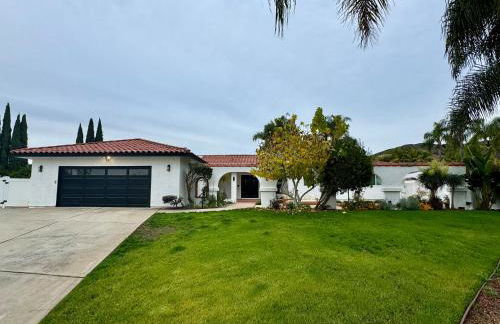 Bella Vista Spacious 5-bed home with stunning mountain views and pool - Foto 44