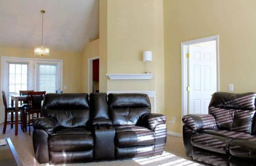 20 mins to Nashville, fenced yard included - Photo 6