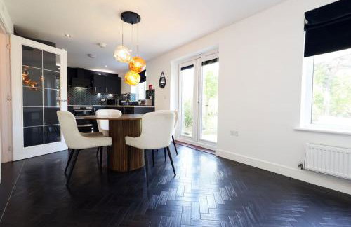 Contractor 4 Bed 2 BA 5 mins to Airport & Barry With Parking - Foto 20