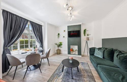 Modern and Comfortable Spacious 3 Bedroom House with Large Private Garden - Foto 5