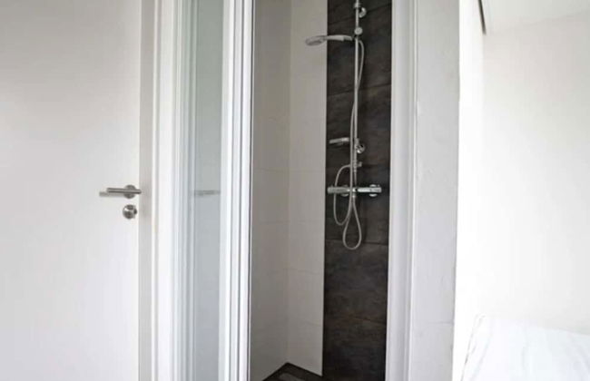 Well-kept Chalet on the Water - Foto 15