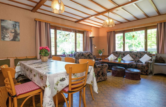 Spacious Holiday Home With Large Garden - Foto 27