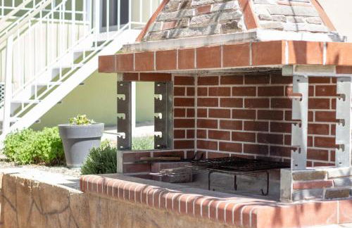 Annis House - Photo 17