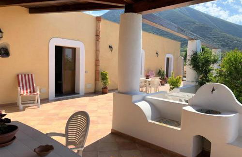 Casa Il Girasole, panoramica e a pochi passi dal centro di Malfa - Foto 8