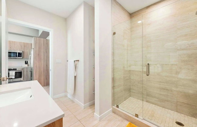 Poolside District Condo - We Host - Foto 56