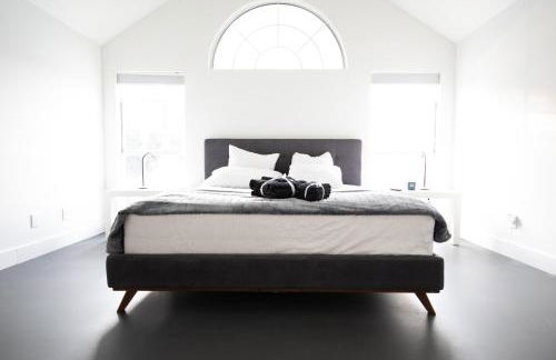 Sophisticated Minimalist Modern Home w/pool and spa - Foto 47