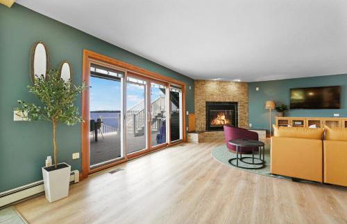 6BR Houghton Lake House with Indoor Pool, Hot Tub and Golf Simulator - Photo 48