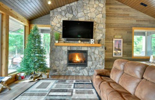 Luxurious Waterfront Retreat with Private Pond! - Foto 5