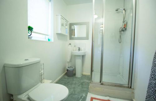 Close to City Centre 3-Bed Townhouse, Sleeps 7, Free Parking, Great Transport Links - Foto 20