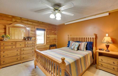 Hill City Log Cabin Along Newton Creek! - Foto 17