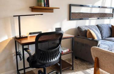 East Side Luxury 1BR Apt - Near Brady St with Balcony and Lounge - Foto 7