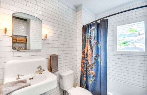 Virginia Retreat with Porch and Grill, Near Beaches! - Foto 15