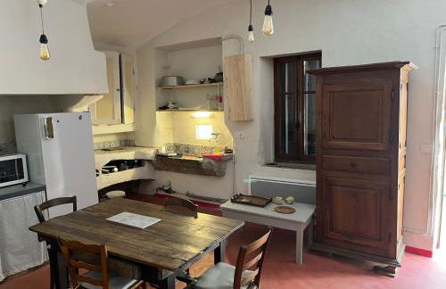 Logement atypique tout en pierre - Foto 2