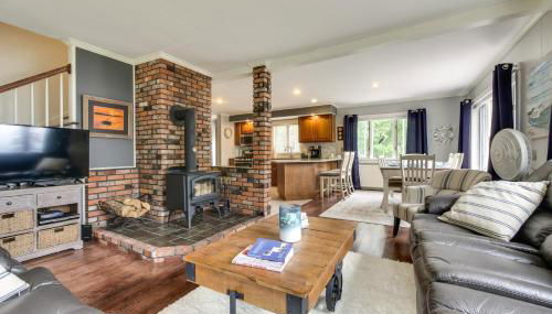 Enchanting Waterfront Sorrento Home with Deck! - Foto 5