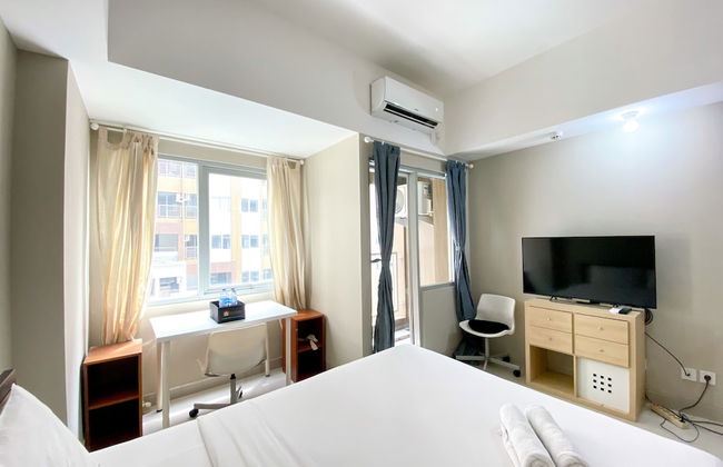Great Choice Studio Apartment LRT City Jatibening - Photo 18