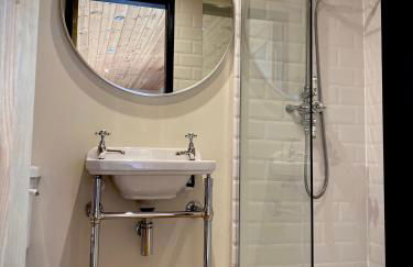 Robin's Nest (Top Cabin) - Photo 7