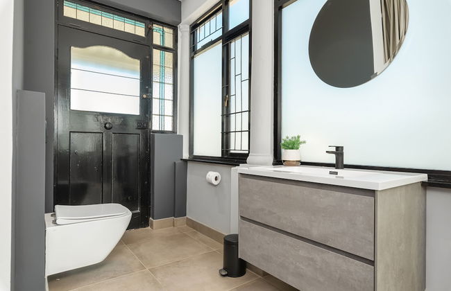 One Calais Luxury Apartments - Photo 70