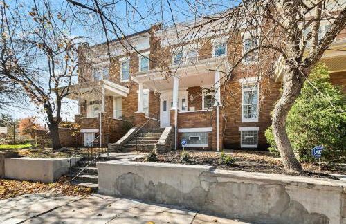 Elegant Reservoir Hill home with parking sleeps 8 - Foto 20