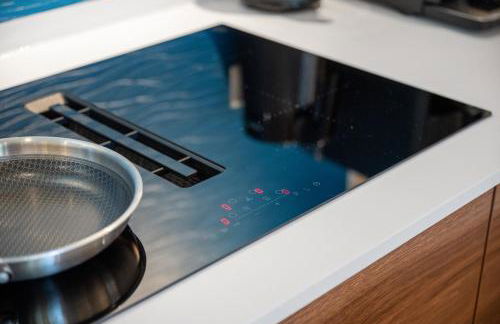 MAISUITES Eisvogel - Zentrale Luxuswohnung mit direktem Seeblick I Bis 4 Personen I Premiumküche I Boxspringbett I Kaffeevollautomat I Parkplatz I Barrierearm & Aufzug - Foto 33