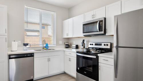 Spacious Two Bedroom Two Bathroom with Free Parking and Cozy Beds - Foto 5