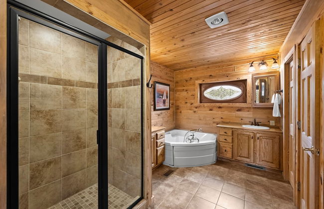 Lakeside Lodge by Avantstay Hot Tub Dock - Foto 20