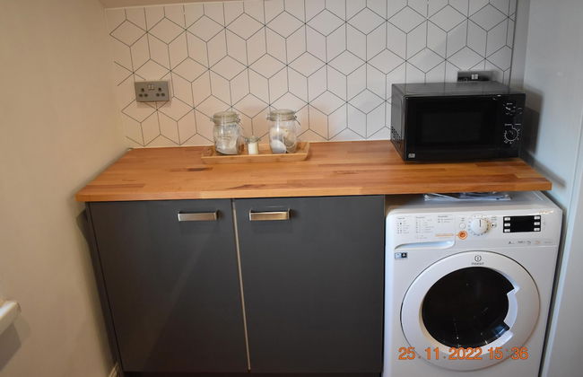 Remarkable 1-bed Apartment in Tunbridge Wells - Photo 6